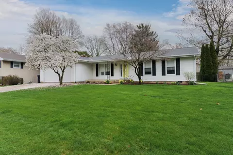 122 S Orr Dr, Normal, IL 61761
