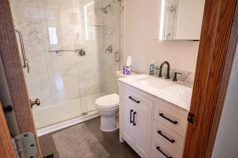 327 S Barbara Dr, Kankakee, IL 60901 photo 4
