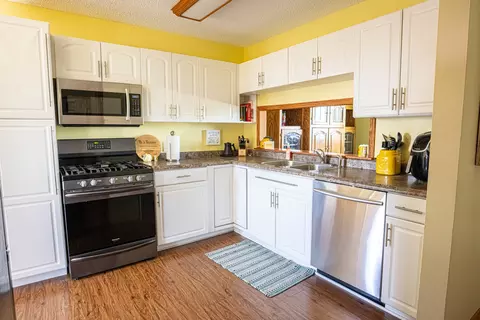 327 S Barbara Dr, Kankakee, IL 60901 photo 9