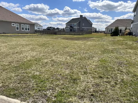 16532 S Mueller Cir, Plainfield, IL 60586 photo 2