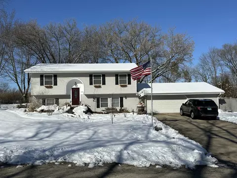 5391 Milestone Dr, Rockford, IL 61109