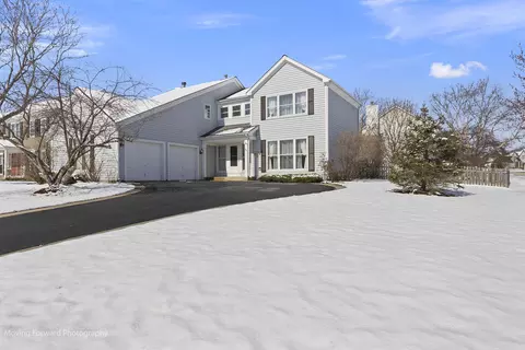 1660 Alemeda Ln, Mundelein, IL 60060