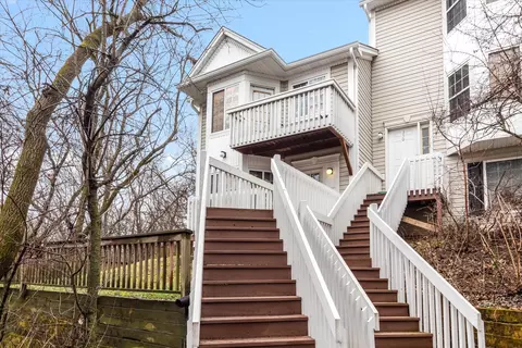 332 W Whispering Oaks Ln #6, Round Lake, IL 60073