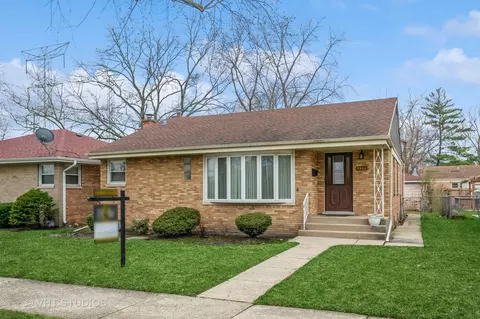 9406 Latrobe Ave, Skokie, IL 60077