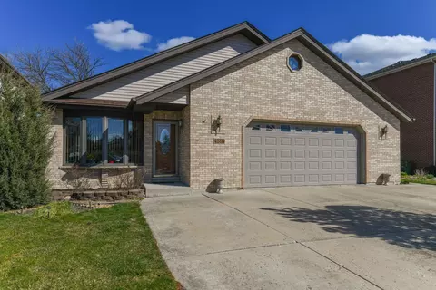 9817 S Mcvicker Ave, Oak Lawn, IL 60453