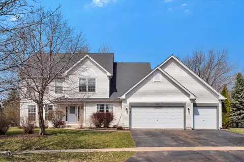 400 Stonewater Ln, Oswego, IL 60543