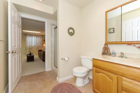 Bath - 1220 Ogelthorpe Ave, Normal, IL 61761 photo 4 of 4