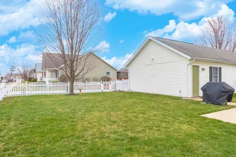 Exterior - 1220 Ogelthorpe Ave, Normal, IL 61761 photo 4 of 10