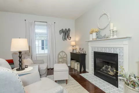 Living - 1220 Ogelthorpe Ave, Normal, IL 61761 photo 4 of 7