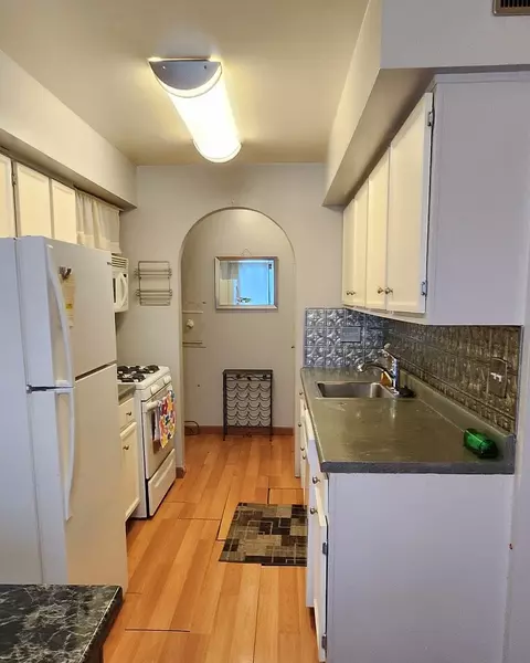 Kitchen - 1676 Cornell Dr, Hoffman Estates, IL 60169 photo 1 of 3