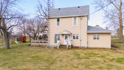 Exterior - 257 E 8th Rd, Dana, IL 61321 photo 3 of 8
