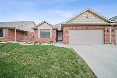 1406 Monterey Pine Dr, Normal, IL 61761