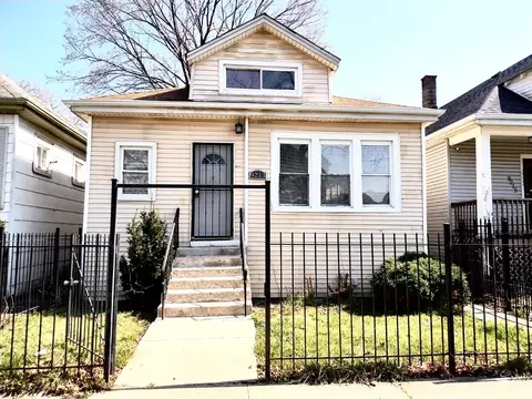 9213 S Blackstone Ave, Chicago, IL 60619