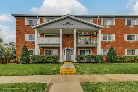 105 E Lillian Ave #2C, Arlington Heights, IL 60004