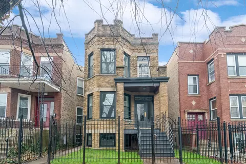 3217 W Warner Ave, Chicago, IL 60618