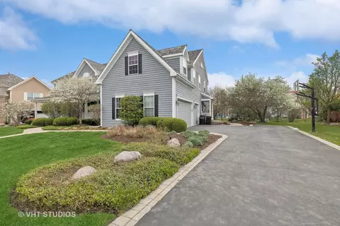 Exterior - 303 Saddle Ln, Fox River Grove, IL 60021 photo 3 of 10