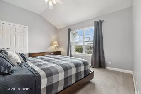 Bedroom - 303 Saddle Ln, Fox River Grove, IL 60021 photo 6 of 9