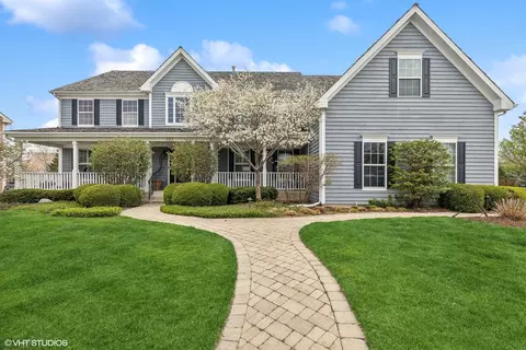 303 Saddle Ln, Fox River Grove, IL 60021