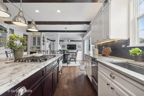 Kitchen - 303 Saddle Ln, Fox River Grove, IL 60021 photo 6 of 9