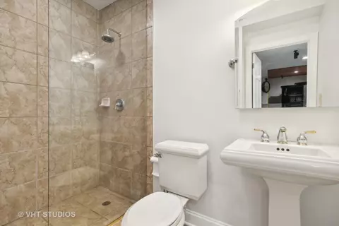 Bath - 303 Saddle Ln, Fox River Grove, IL 60021 photo 7 of 7