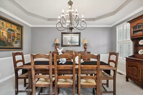 Dining - 303 Saddle Ln, Fox River Grove, IL 60021 photo 1 of 7