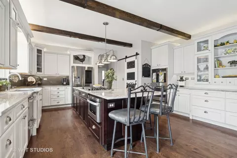 Kitchen - 303 Saddle Ln, Fox River Grove, IL 60021 photo 4 of 9