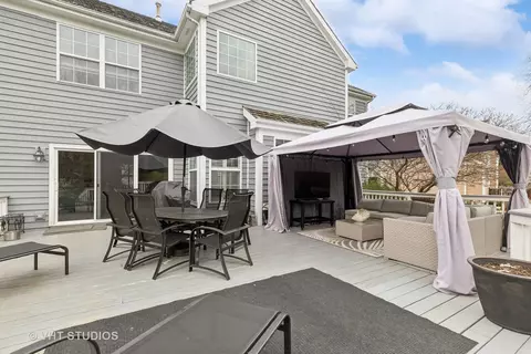 Exterior - 303 Saddle Ln, Fox River Grove, IL 60021 photo 5 of 10