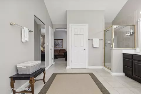 Bath - 303 Saddle Ln, Fox River Grove, IL 60021 photo 6 of 7