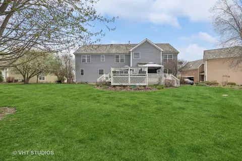 Exterior - 303 Saddle Ln, Fox River Grove, IL 60021 photo 4 of 10