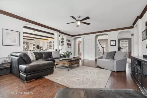 Living - 303 Saddle Ln, Fox River Grove, IL 60021 photo 6 of 7
