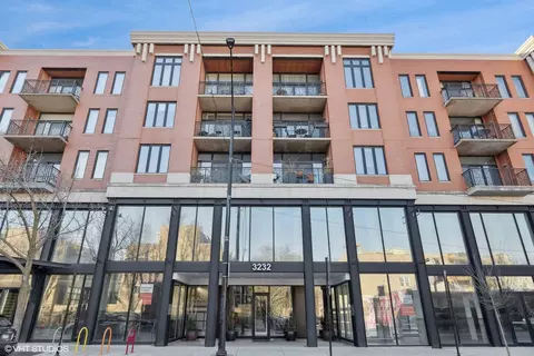 3232 N Halsted St #H401, Chicago, IL 60657