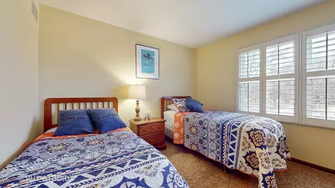 Bedroom - 1431 Jill Ct, Rolling Meadows, IL 60008 photo 9 of 11