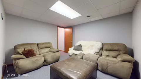 Living - 1431 Jill Ct, Rolling Meadows, IL 60008 photo 6 of 6