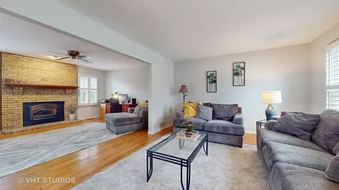 Living - 1431 Jill Ct, Rolling Meadows, IL 60008 photo 1 of 6