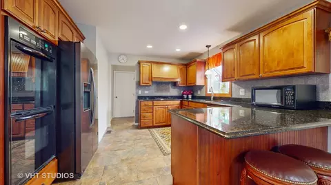 Kitchen - 1431 Jill Ct, Rolling Meadows, IL 60008 photo 1 of 3
