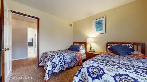 Bedroom - 1431 Jill Ct, Rolling Meadows, IL 60008 photo 10 of 11