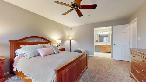 Bedroom - 1431 Jill Ct, Rolling Meadows, IL 60008 photo 3 of 11