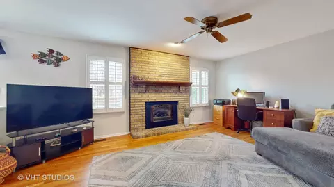 Bedroom - 1431 Jill Ct, Rolling Meadows, IL 60008 photo 1 of 11