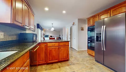 Kitchen - 1431 Jill Ct, Rolling Meadows, IL 60008 photo 2 of 3