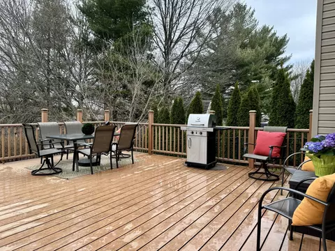 Exterior - 1431 Jill Ct, Rolling Meadows, IL 60008 photo 5 of 8