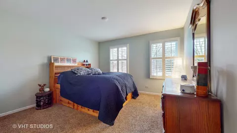 Bedroom - 1431 Jill Ct, Rolling Meadows, IL 60008 photo 5 of 11