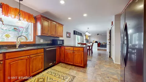 Kitchen - 1431 Jill Ct, Rolling Meadows, IL 60008 photo 3 of 3