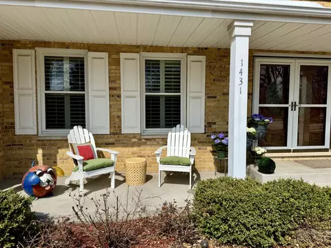 Exterior - 1431 Jill Ct, Rolling Meadows, IL 60008 photo 3 of 8