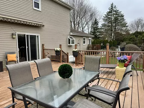 Exterior - 1431 Jill Ct, Rolling Meadows, IL 60008 photo 7 of 8