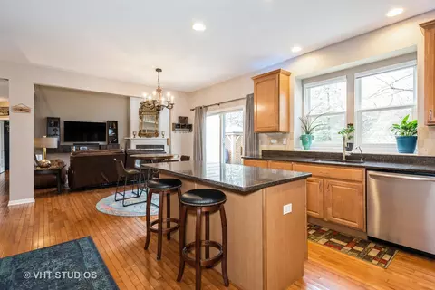 Kitchen - 3 Stillwater Ct, Algonquin, IL 60102 photo 4 of 4