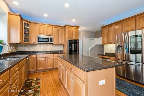 Kitchen - 3 Stillwater Ct, Algonquin, IL 60102 photo 3 of 4