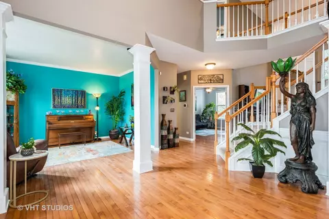 Entry Way - 3 Stillwater Ct, Algonquin, IL 60102 photo 1 of 4