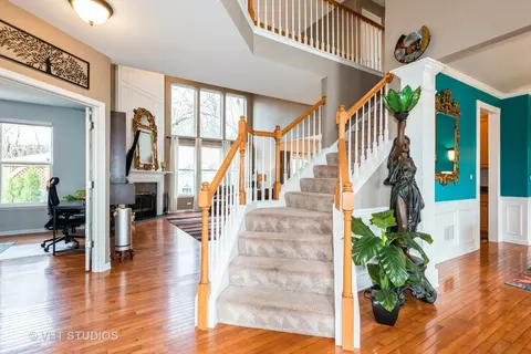 Entry Way - 3 Stillwater Ct, Algonquin, IL 60102 photo 2 of 4