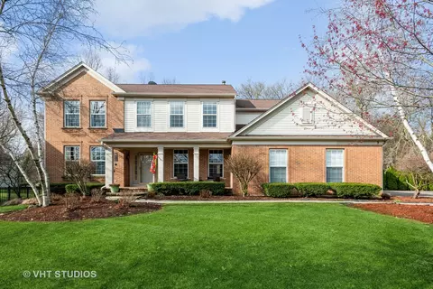 3 Stillwater Ct, Algonquin, IL 60102