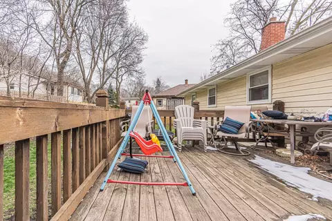 Exterior - 520 N Harrison St, Algonquin, IL 60102 photo 4 of 6